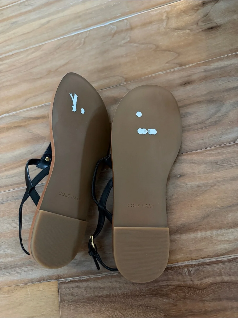 Cole Haan Flora Leather T-Strap Sandals  size 5